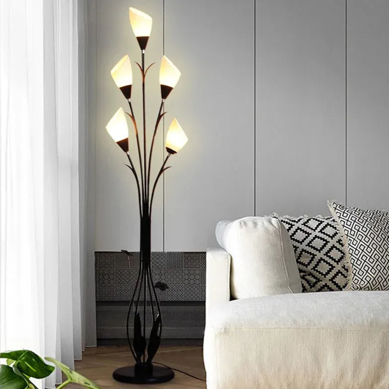 Flower-Shaped Shade Black Metal Floor Lamp