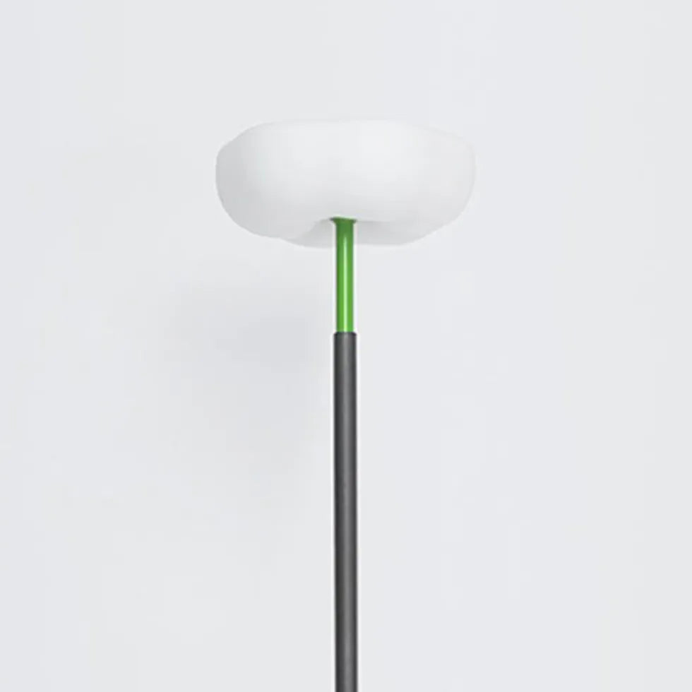 High-pole solar outdoor floor lamp