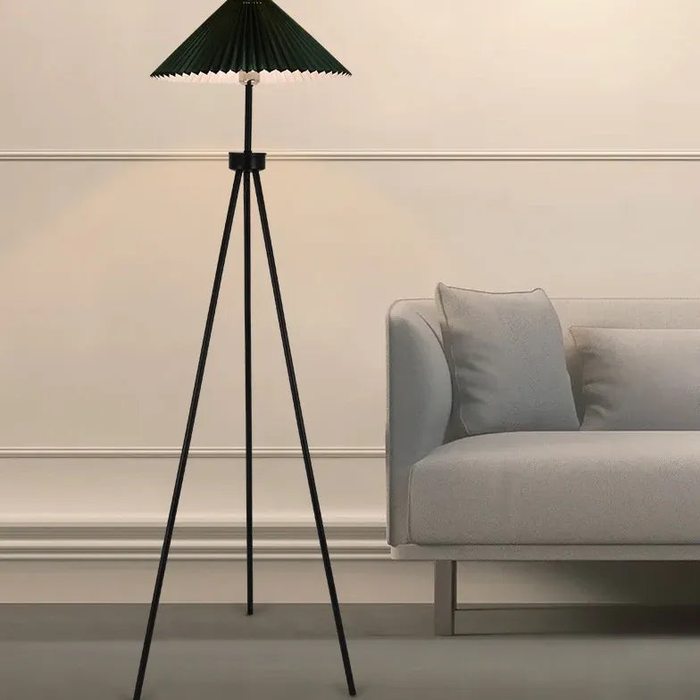 Umbrella-Shaped Folding Tripod Floor Lamp