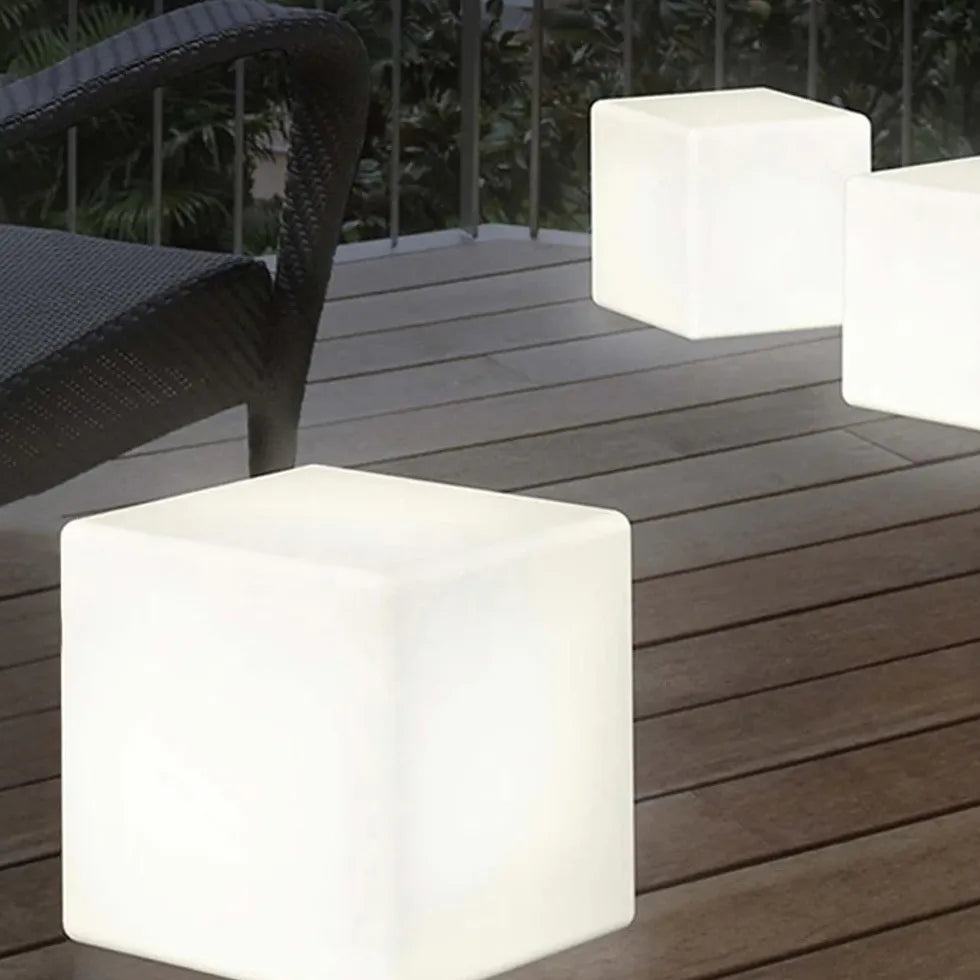 White Cubic LED Outdoor Floor Lamp